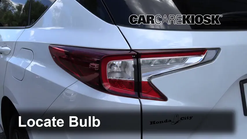 2020 Acura RDX 2.0L 4 Cyl. Turbo Éclairage Feu clignotant arrière (remplacer l'ampoule)